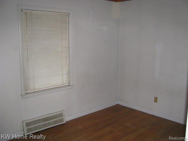 19334 Inkster Road Redford, MI 48240 - Photo 5 of 8 Bedroom 1.jpg