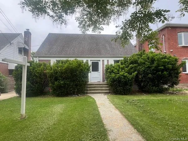 $4,500 | 7608 269th Street | Glen Oaks