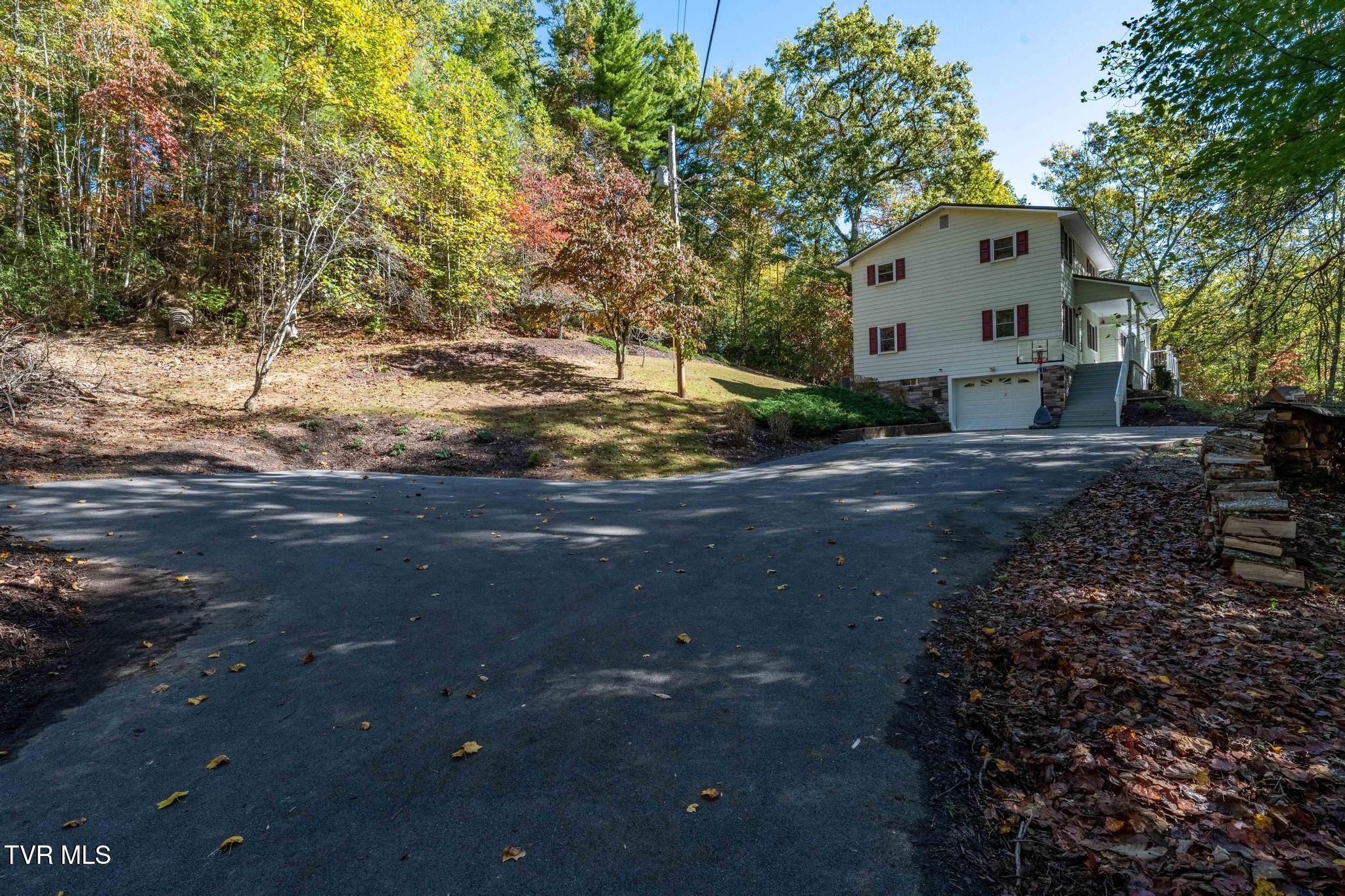 2028 Shingletown Road Mountain City, TN 37683 - Photo 10 of 68 2028 Shingletown Road (26 of 86)