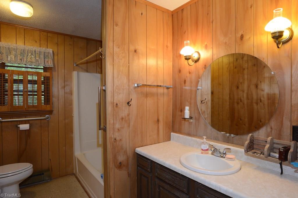 5266 River Road Jamestown, NC 27282 - Photo 20 of 30 Gallery Image 20