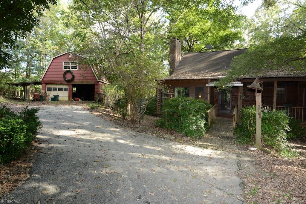 5266 River Road Jamestown, NC 27282 - Photo 3 of 30 Gallery Image 3