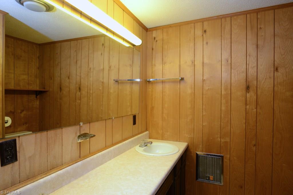 5266 River Road Jamestown, NC 27282 - Photo 27 of 30 Gallery Image 27