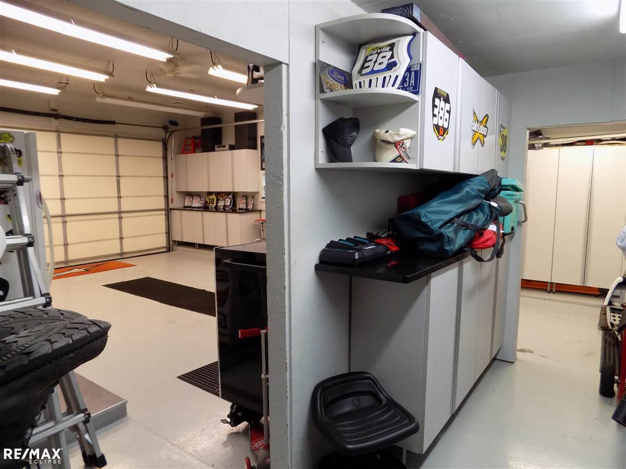 53221 Shelby Road Utica, MI 48316 - Photo 44 of 52 31366238-43.JPG