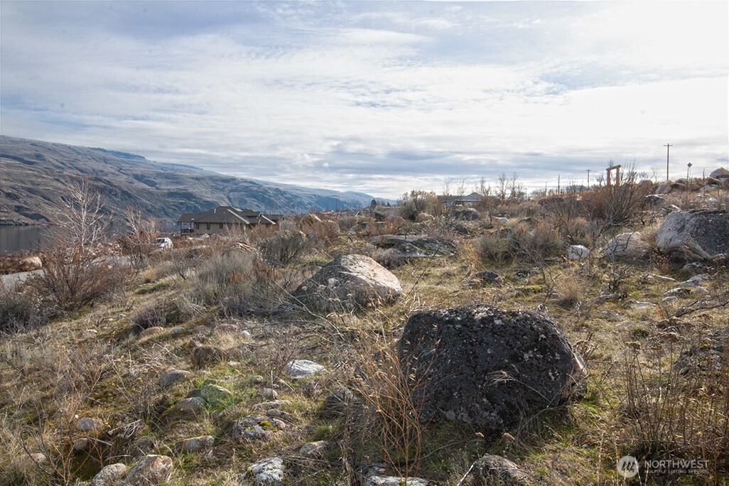 -nna Nna Loop Pateros, WA 98846 - Photo 15 of 37 a view of a building