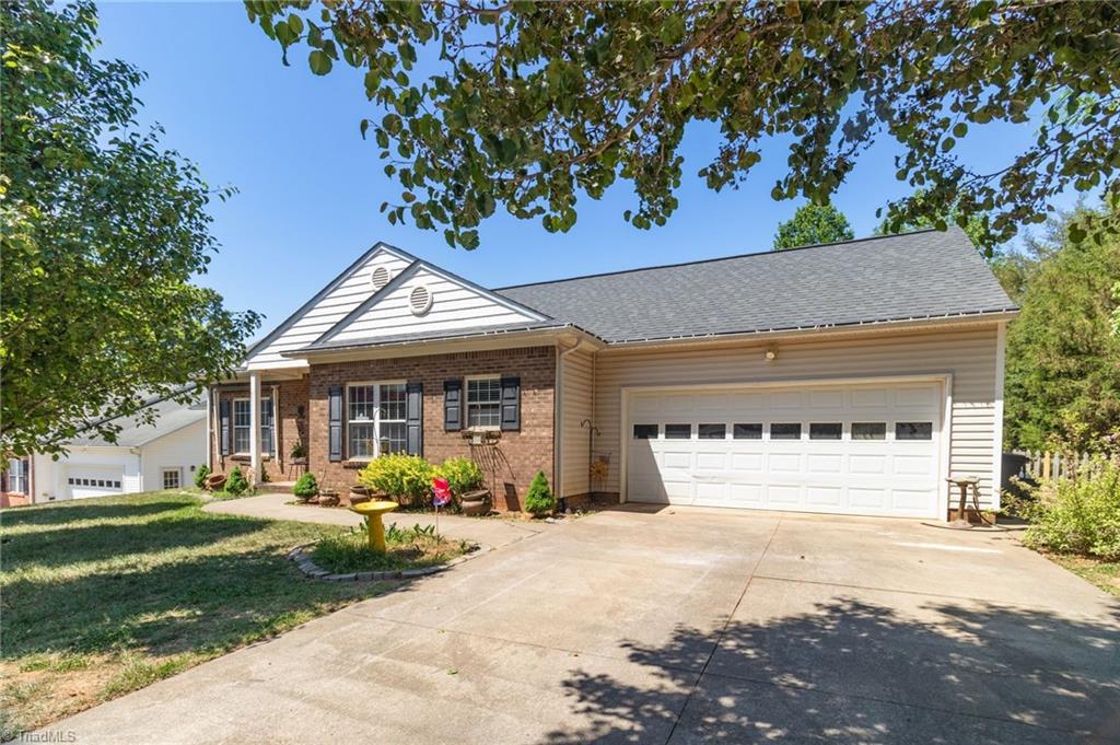 104 Water Mill Road Kernersville, NC 27284 - Photo 2 of 29