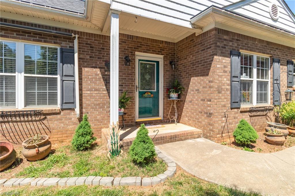 104 Water Mill Road Kernersville, NC 27284 - Photo 4 of 29