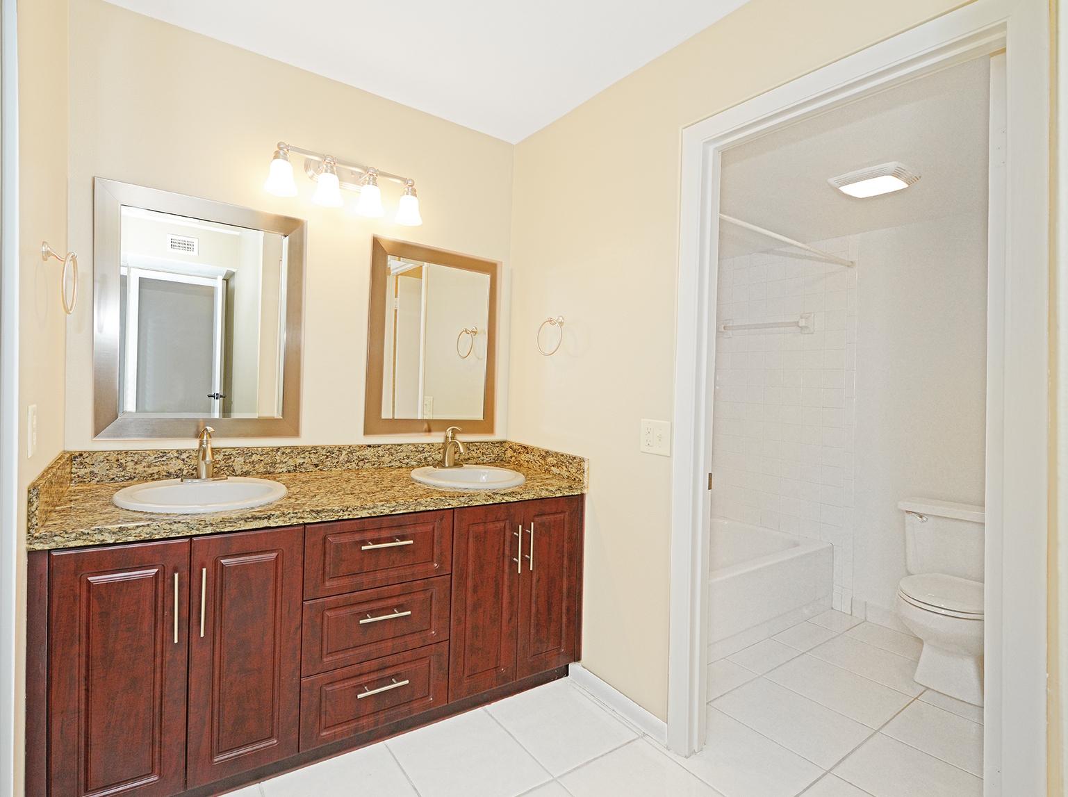 21755 Arriba Real, Unit 29E Boca Raton, FL 33433 - Photo 12 of 33 Master Bathroom