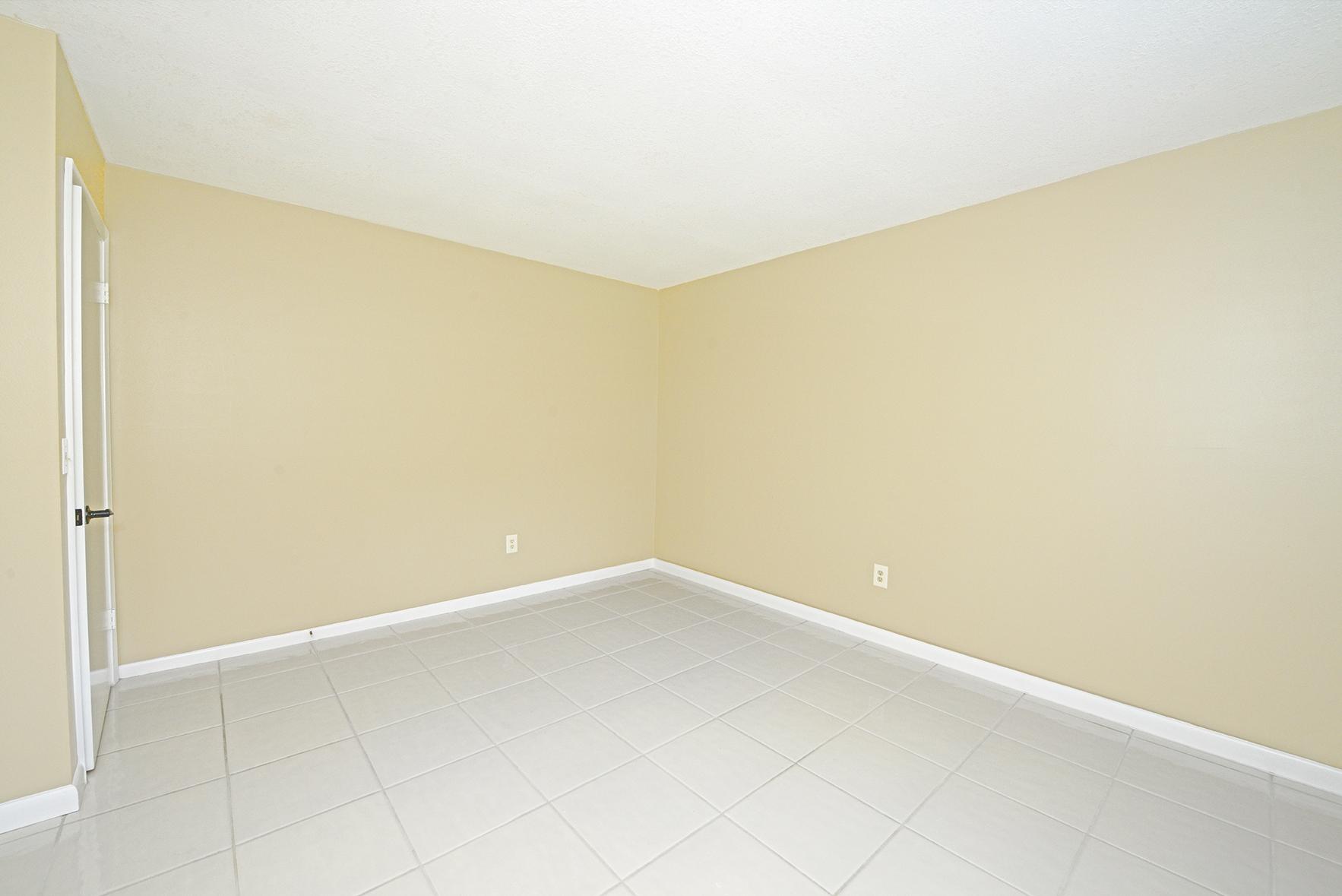 21755 Arriba Real, Unit 29E Boca Raton, FL 33433 - Photo 14 of 33 Bedroom 2