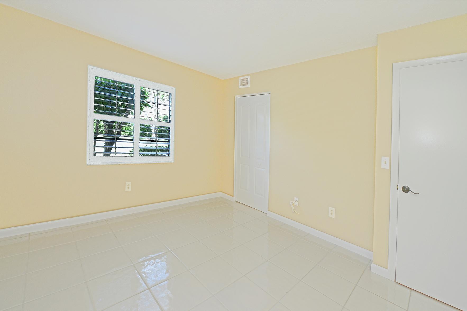 21755 Arriba Real, Unit 29E Boca Raton, FL 33433 - Photo 16 of 33 Bedroom 2