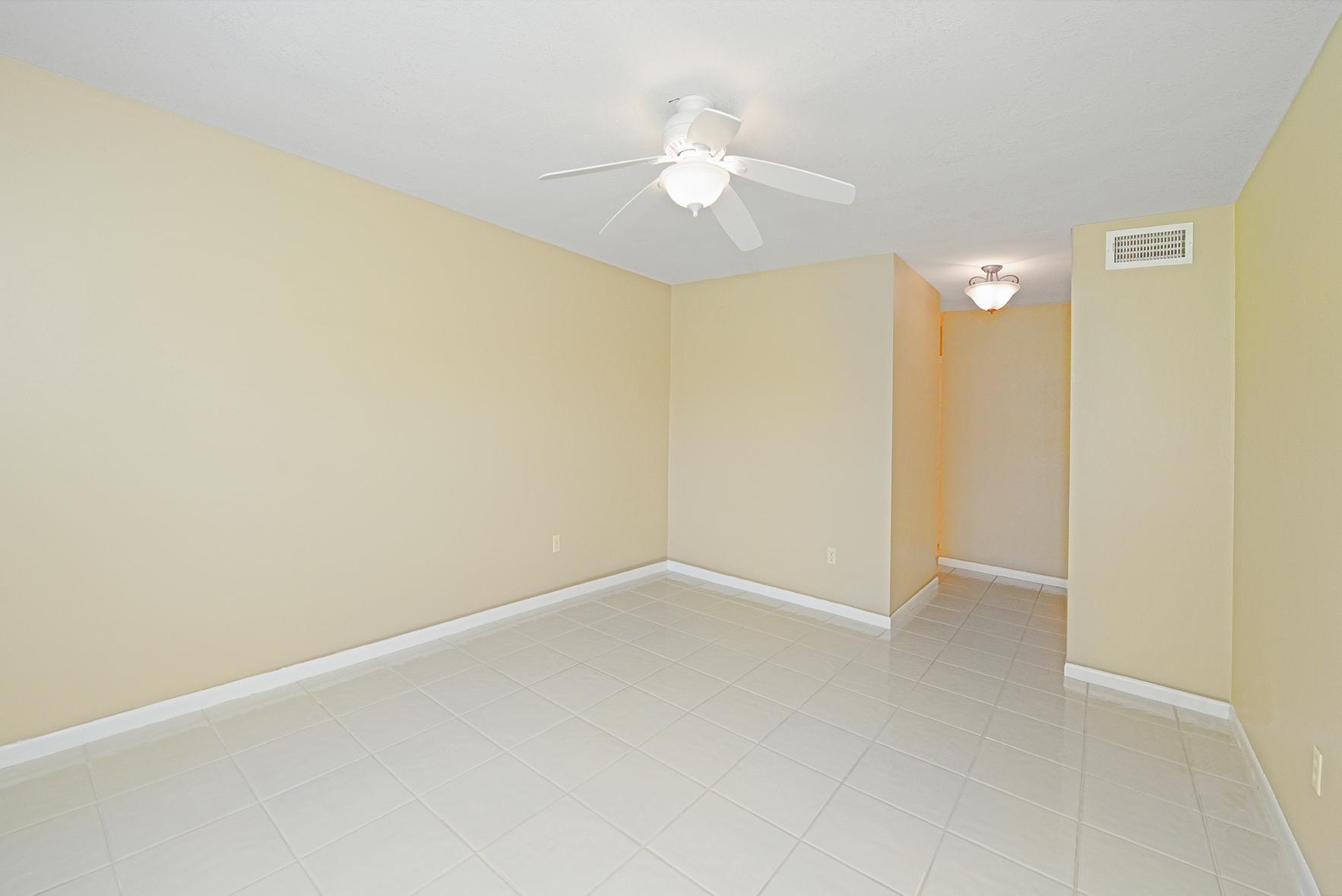 21755 Arriba Real, Unit 29E Boca Raton, FL 33433 - Photo 9 of 33 Master Bedroom