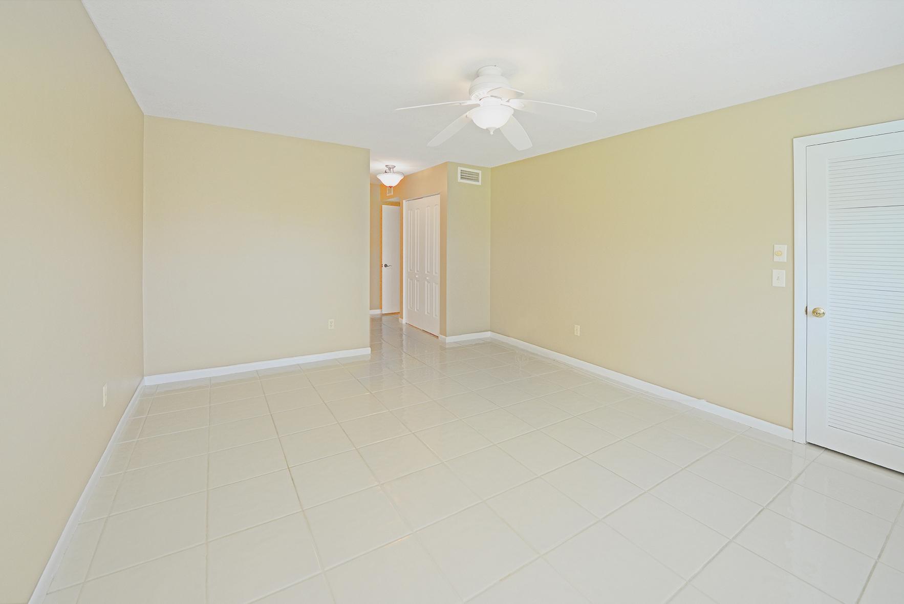 21755 Arriba Real, Unit 29E Boca Raton, FL 33433 - Photo 10 of 33 Master Bedroom