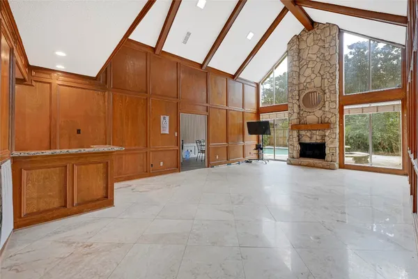 a view of entryway and hall