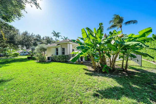 $1,399,000 | 18670 Southeast Lakeside Way, Jupiter, FL 33469