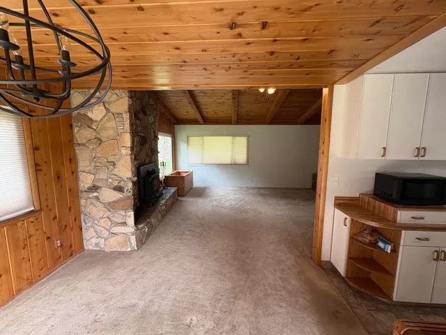 a view of a storage & utility room