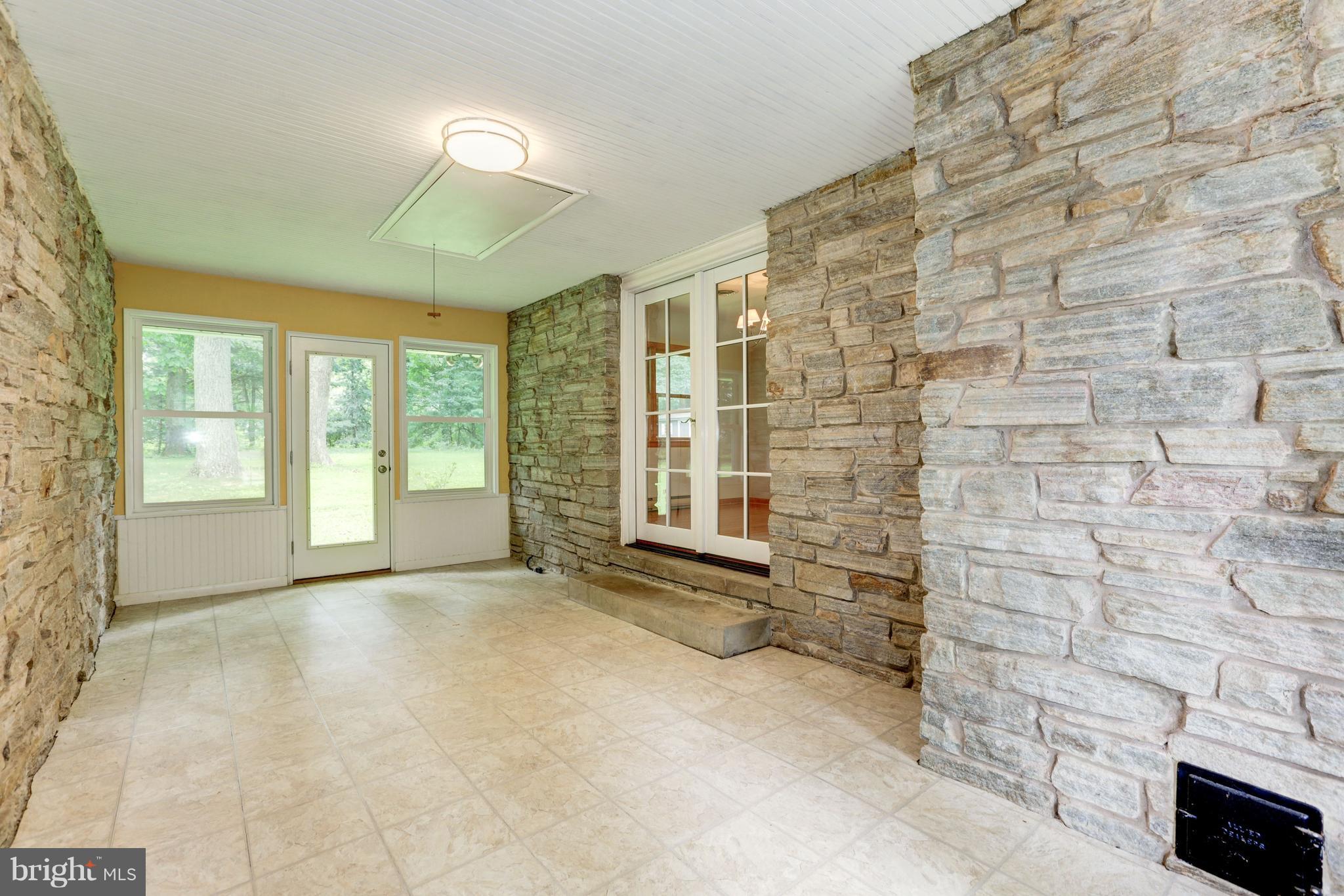 691 Long Corner Road Mount Airy, MD 21771 - Photo 16 of 30 Enclosed Breezeway