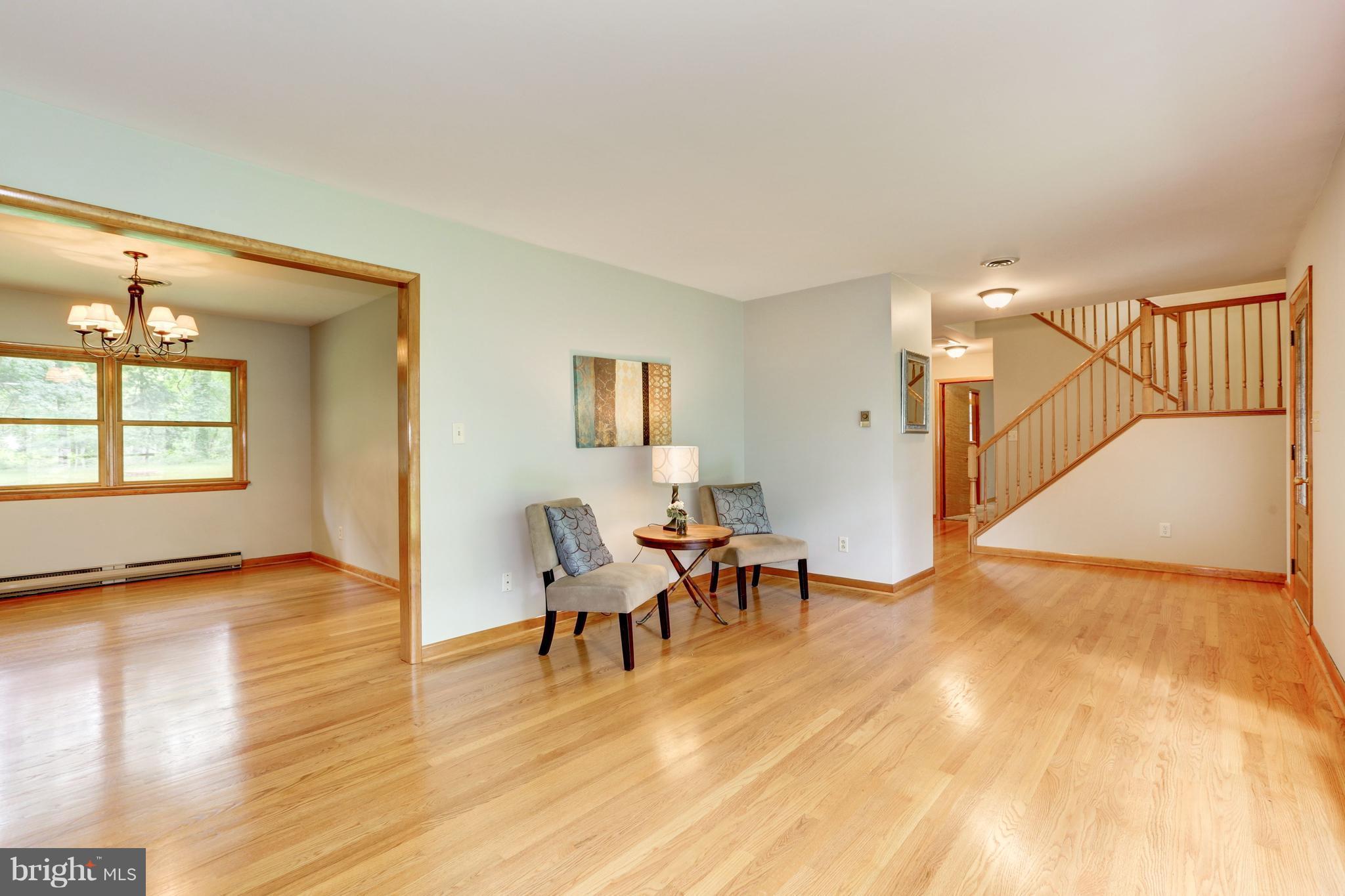 691 Long Corner Road Mount Airy, MD 21771 - Photo 7 of 30 Living Room