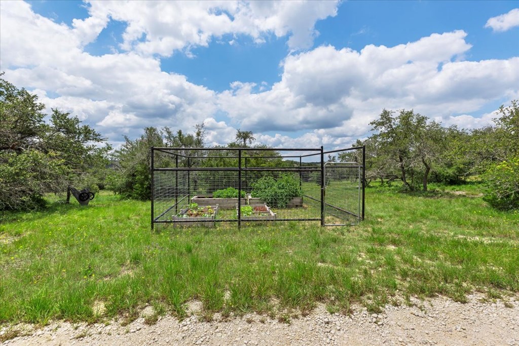 4946 Ranch Road Dripping Springs, TX 78620 - Photo 57 of 64 Garden-Deer proof