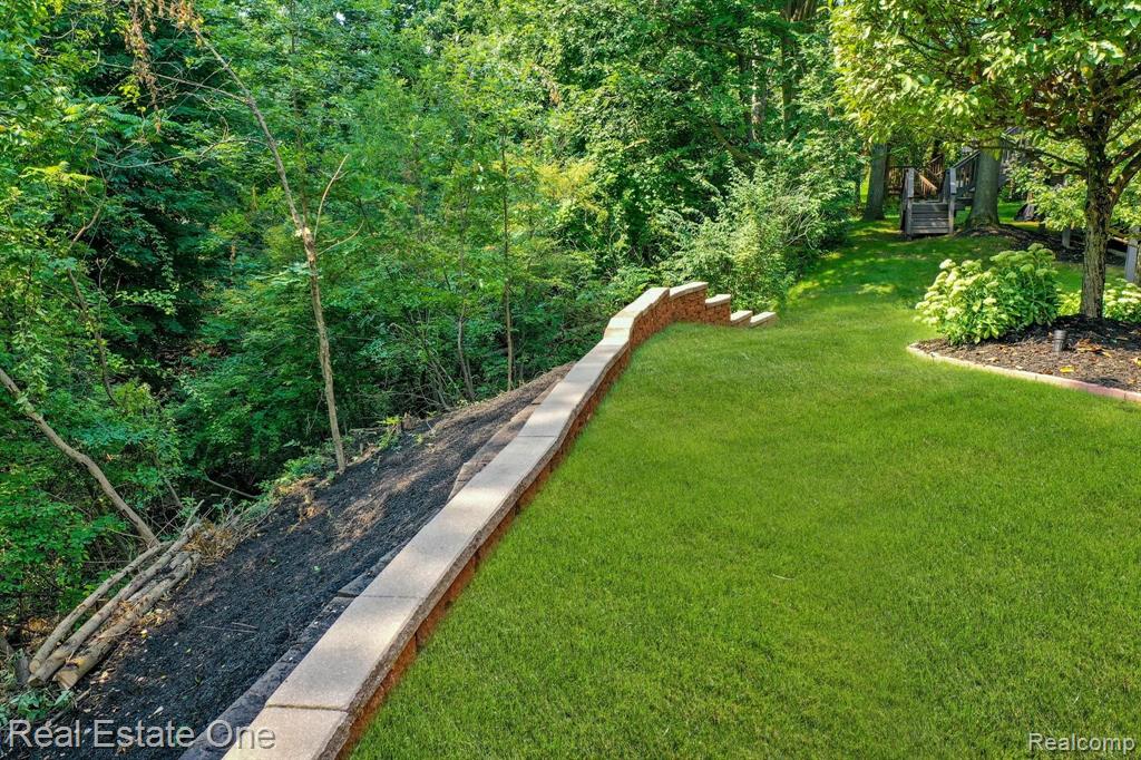 1640 Chase Drive Rochester, MI 48307 - Photo 39 of 44 Gallery Image 39