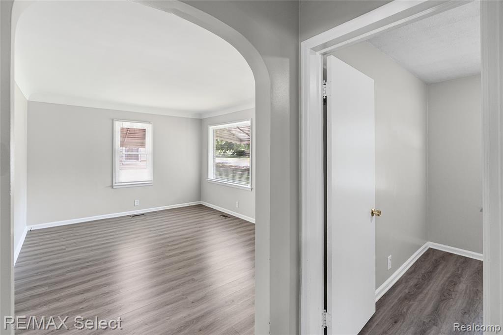 4305 Pengelly Road Flint, MI 48507 - Photo 24 of 36