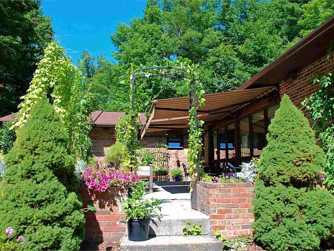 296 Yantz Hill Road Williston, VT 05495 - Photo 2 of 40
