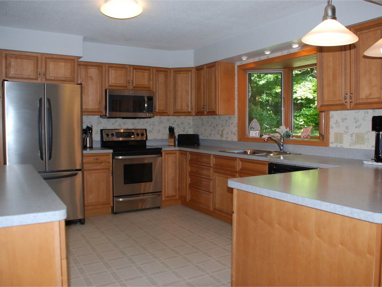 296 Yantz Hill Road Williston, VT 05495 - Photo 11 of 40