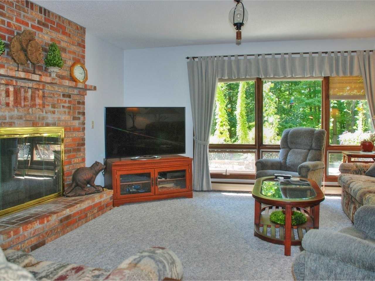 296 Yantz Hill Road Williston, VT 05495 - Photo 13 of 40