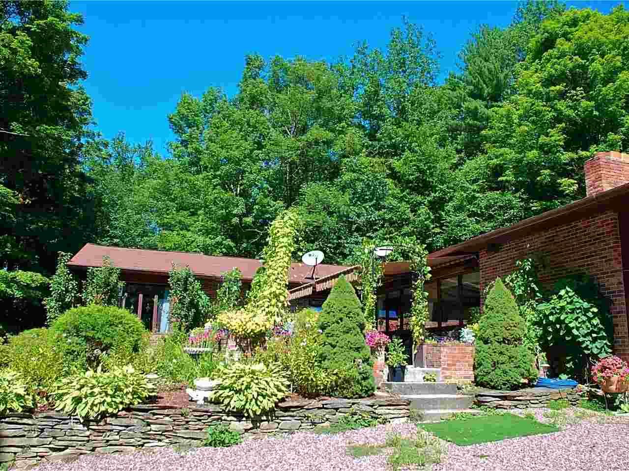 296 Yantz Hill Road Williston, VT 05495 - Photo 7 of 40