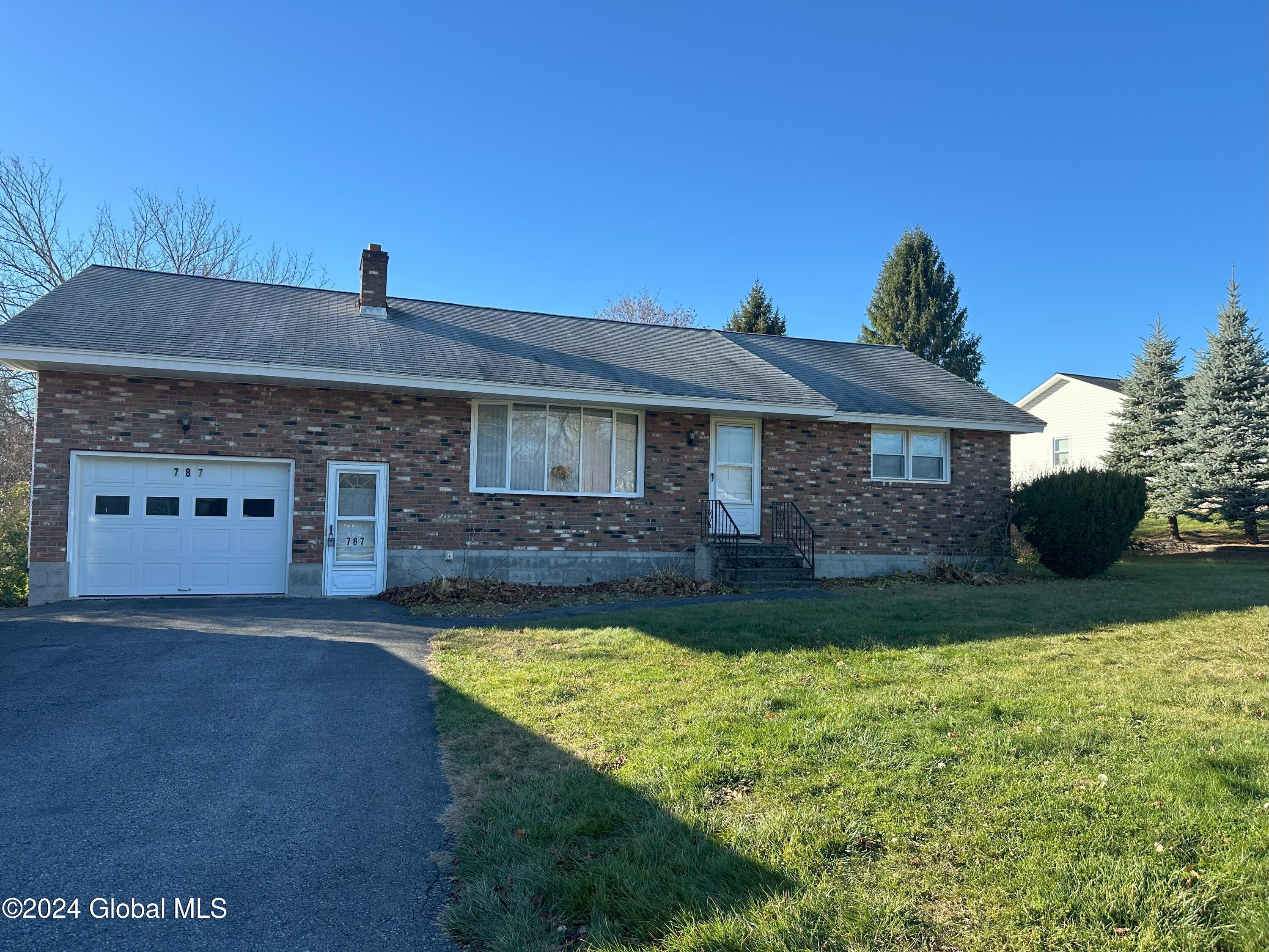 787 Pearse Road Schenectady, NY 12309 - Photo 1 of 30 IMG_4052