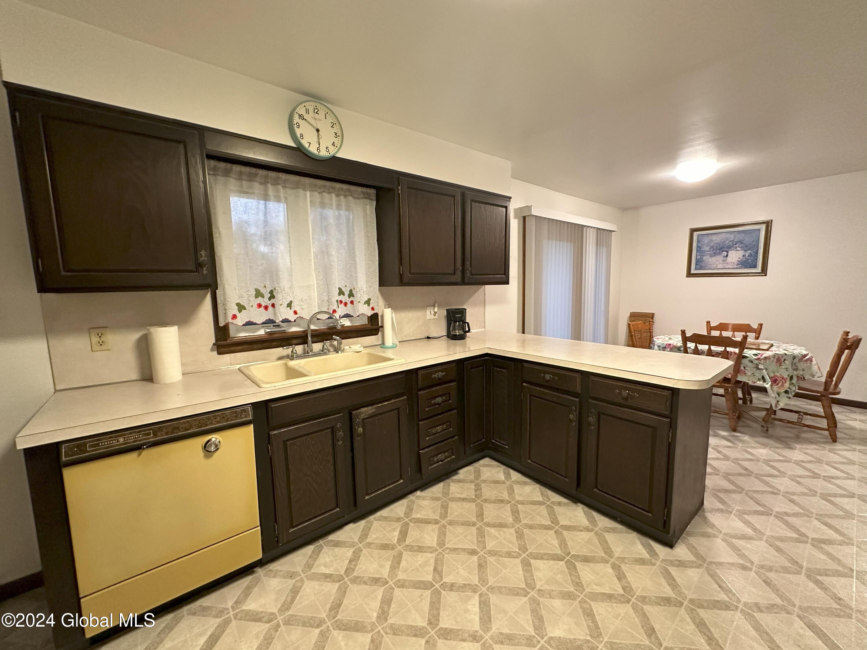 787 Pearse Road Schenectady, NY 12309 - Photo 13 of 30 IMG_4029