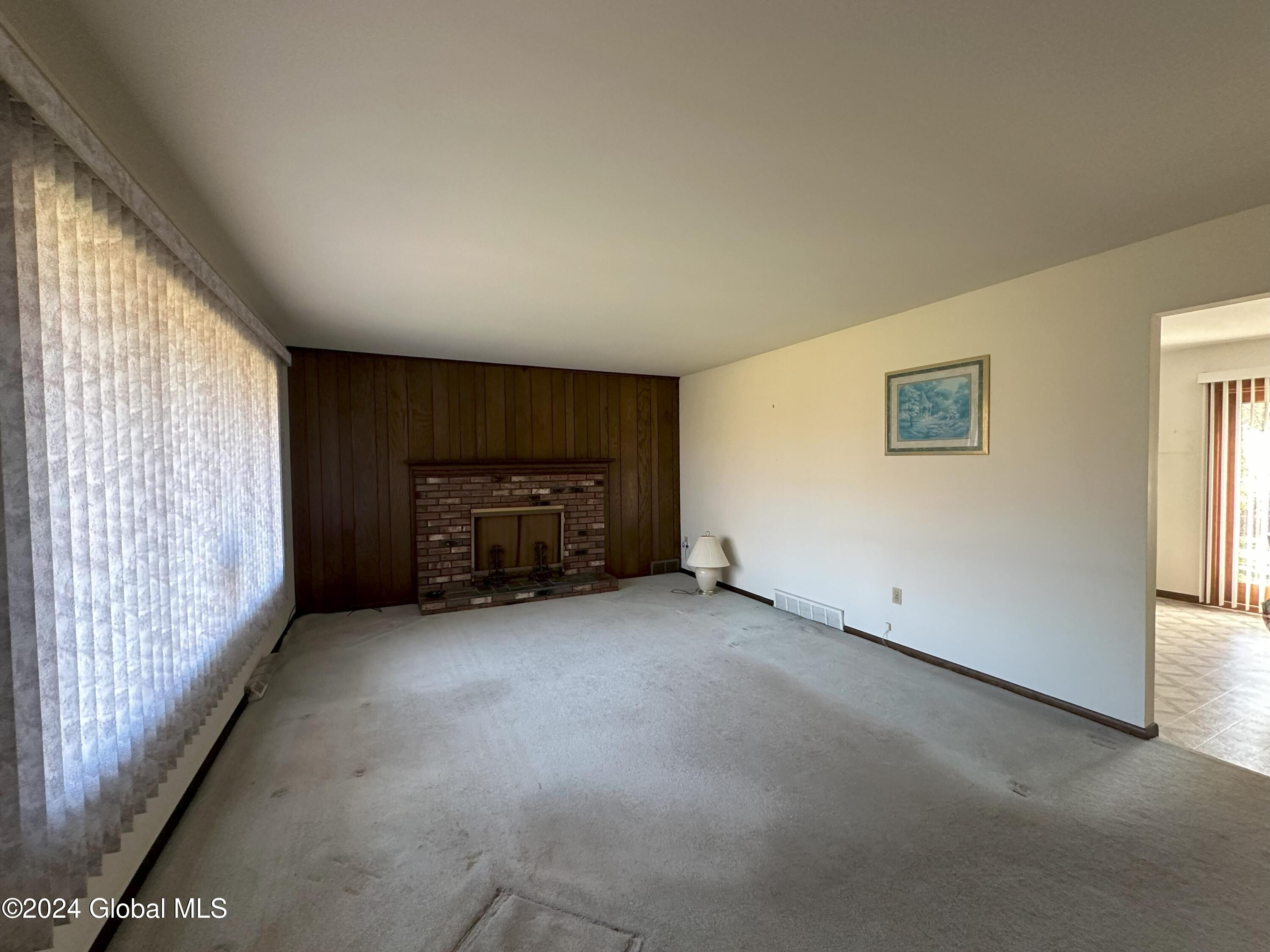 787 Pearse Road Schenectady, NY 12309 - Photo 3 of 30 IMG_4076