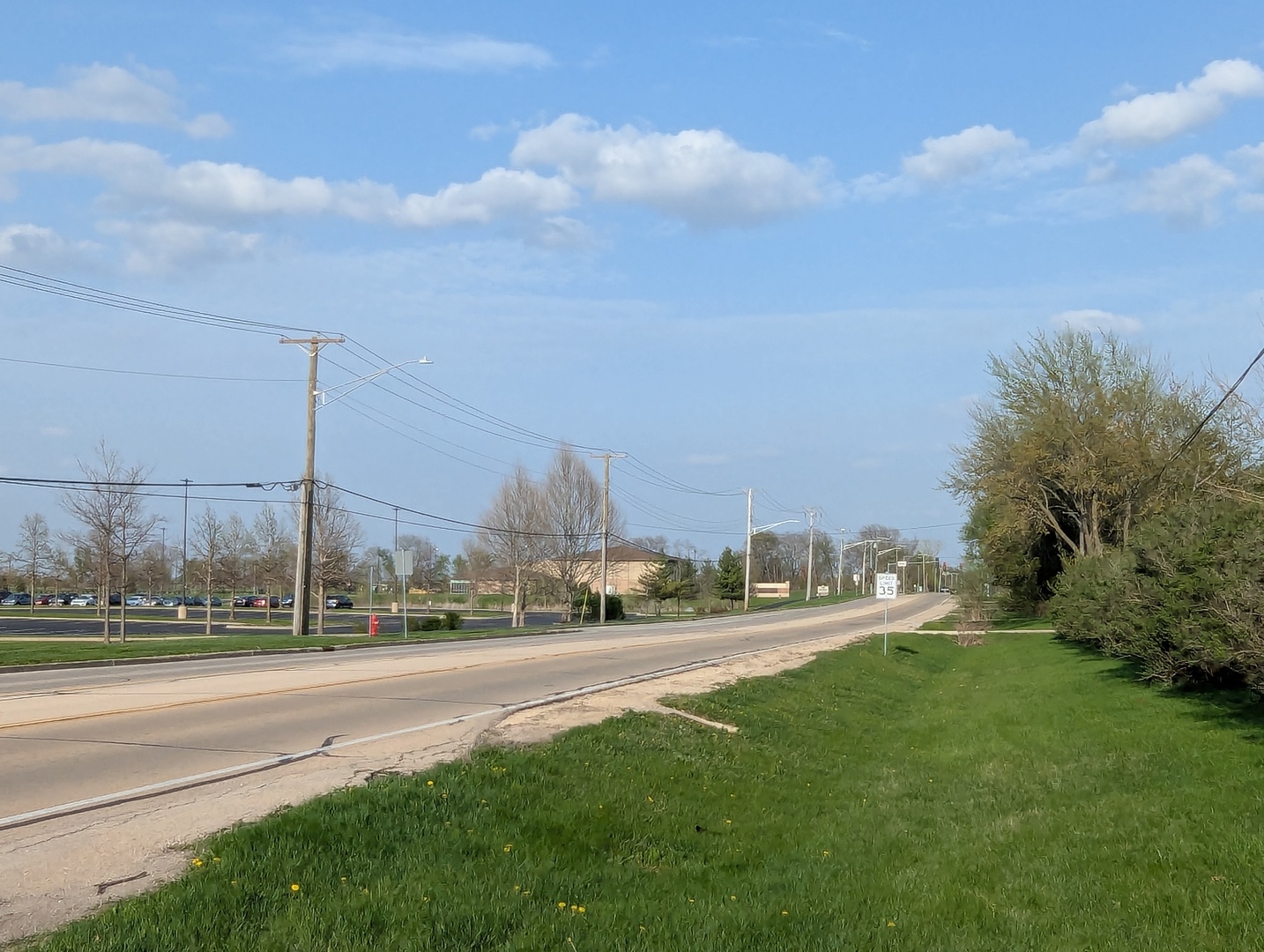 582 West Dresser Road DeKalb, IL 60115 - Photo 2 of 10 a view of a city floor with a city view