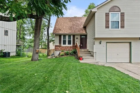 $245,000 | 8217 Switzer Street, Overland Park, KS 66214