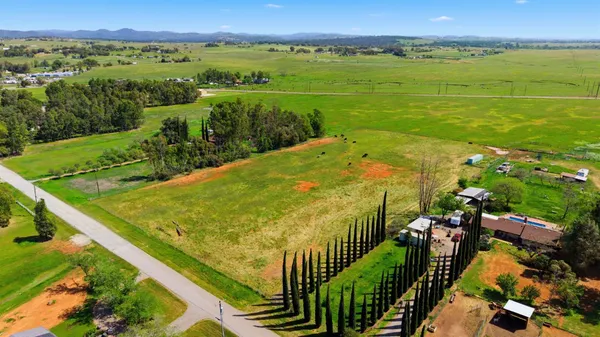 a view of an outdoor space and a yard