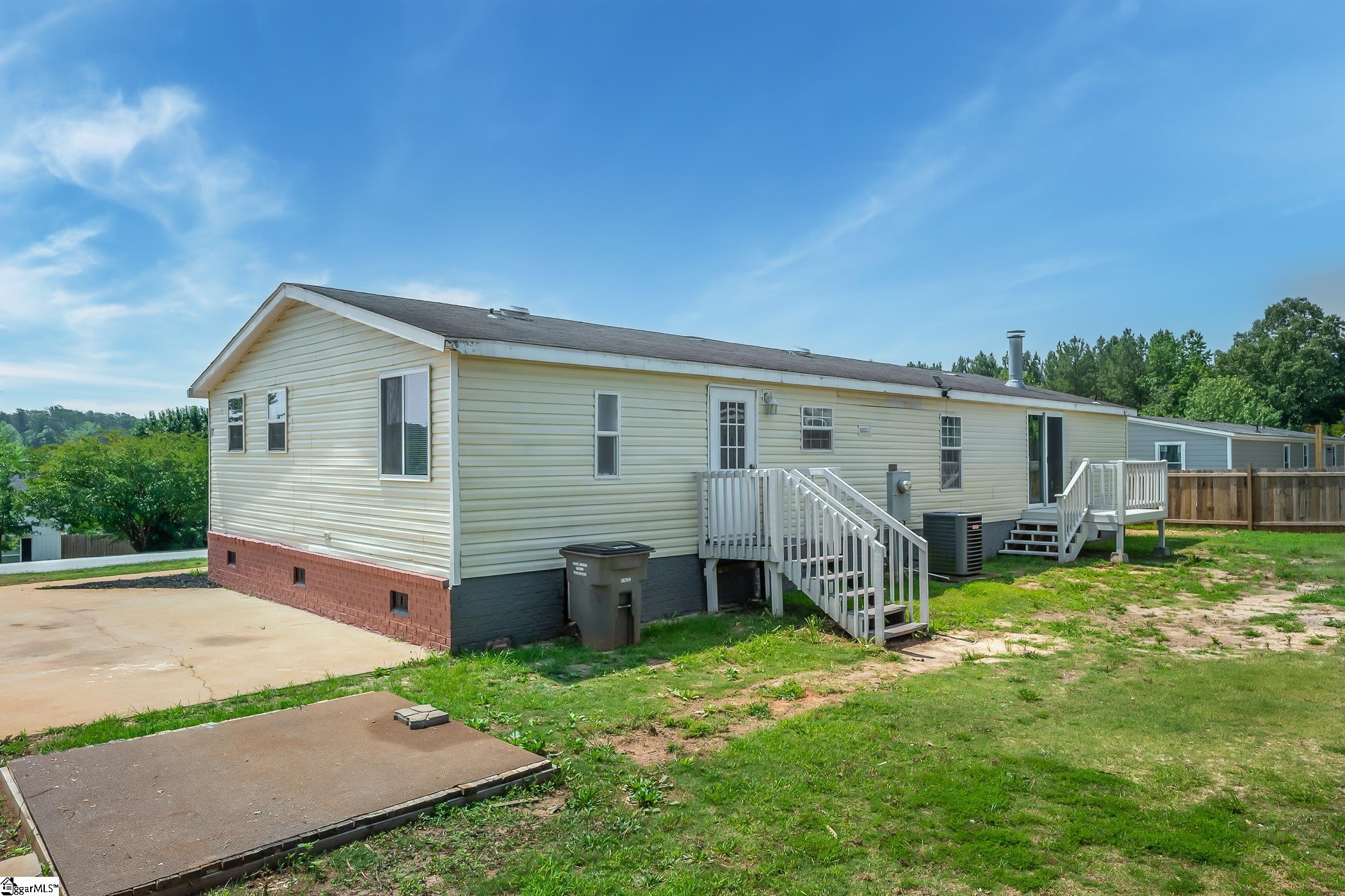112 Old Homestead Road Greenville, SC 29611 - Photo 4 of 34 Gallery Image 4