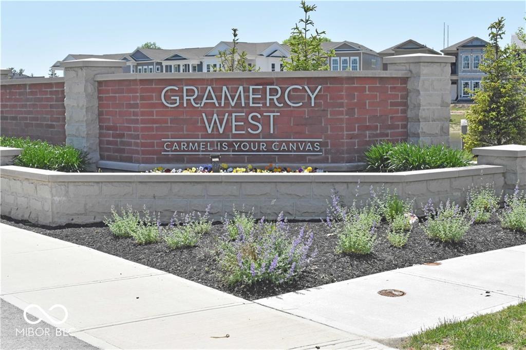 874 Kinzer Avenue Carmel, IN 46032 - Photo 2 of 25