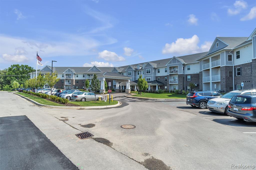 1957 South Telegraph Road, Unit 301 Bloomfield Hills, MI 48302 - Photo 53 of 59
