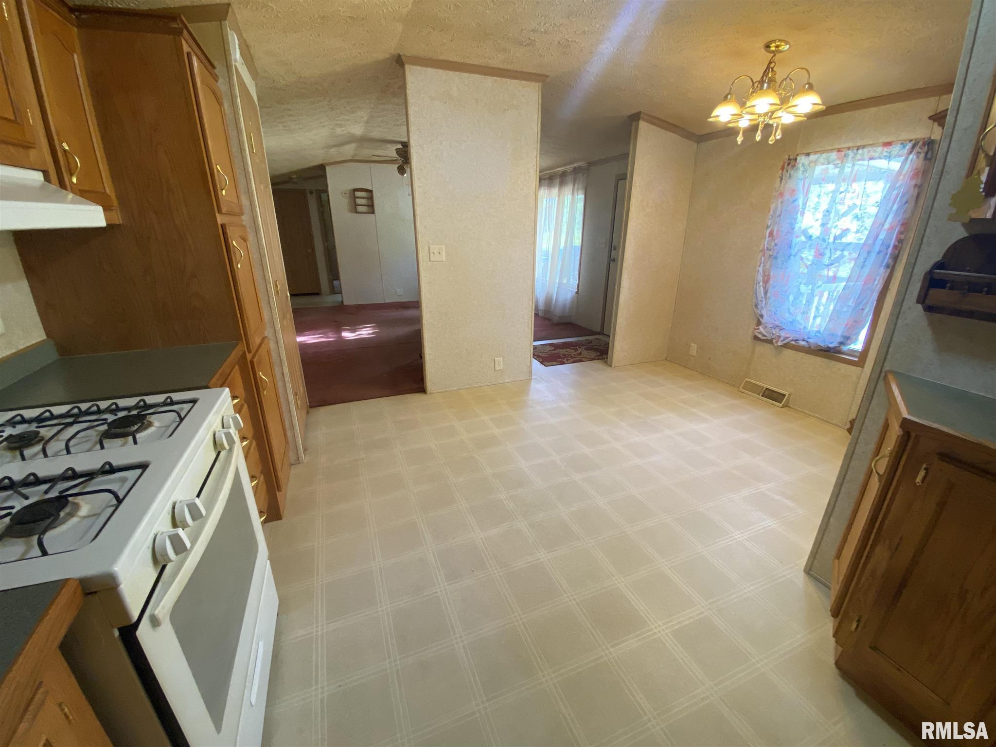 979 Pond Ridge Road Murphysboro, IL 62966 - Photo 6 of 25 Gallery Image 6