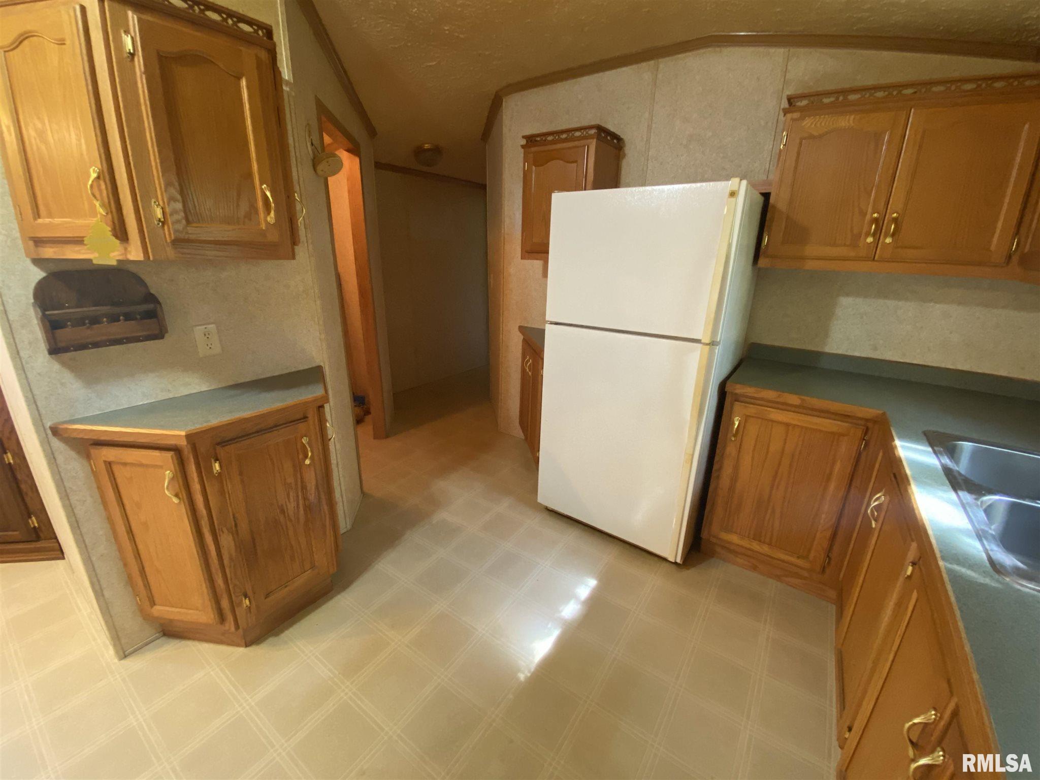 979 Pond Ridge Road Murphysboro, IL 62966 - Photo 8 of 25 Gallery Image 8