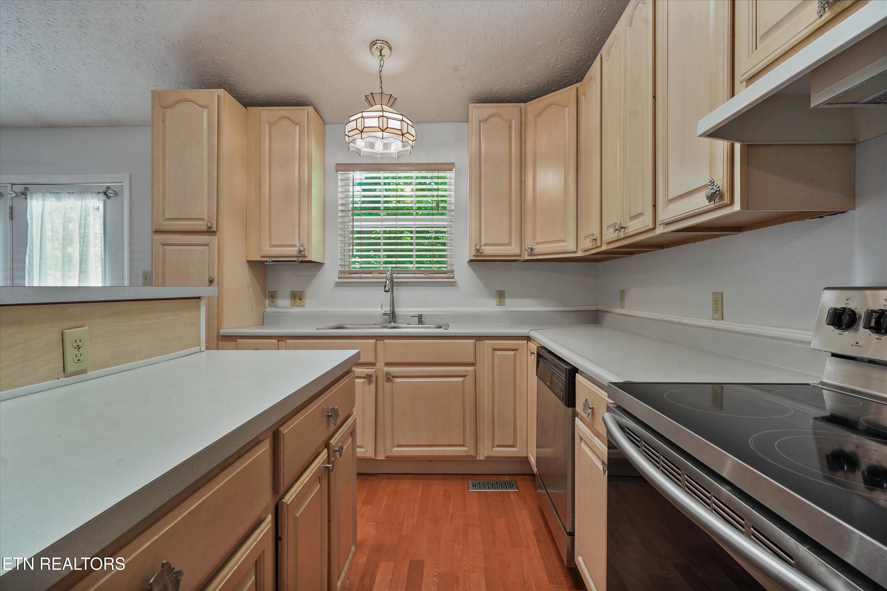 712 Kimbee Road Knoxville, TN 37923 - Photo 16 of 43 15-712 Kimbee Rd 30