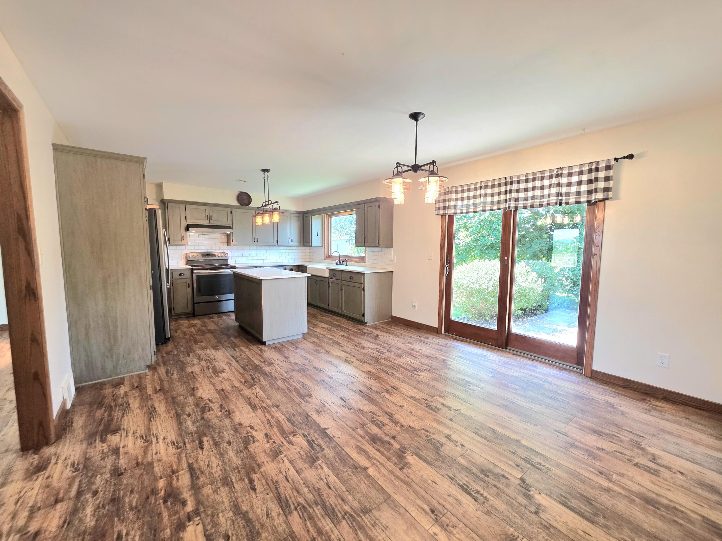 W2999 County O Road Sheboygan Falls, WI 53085 - Photo 4 of 37 Dining room to Kitchen