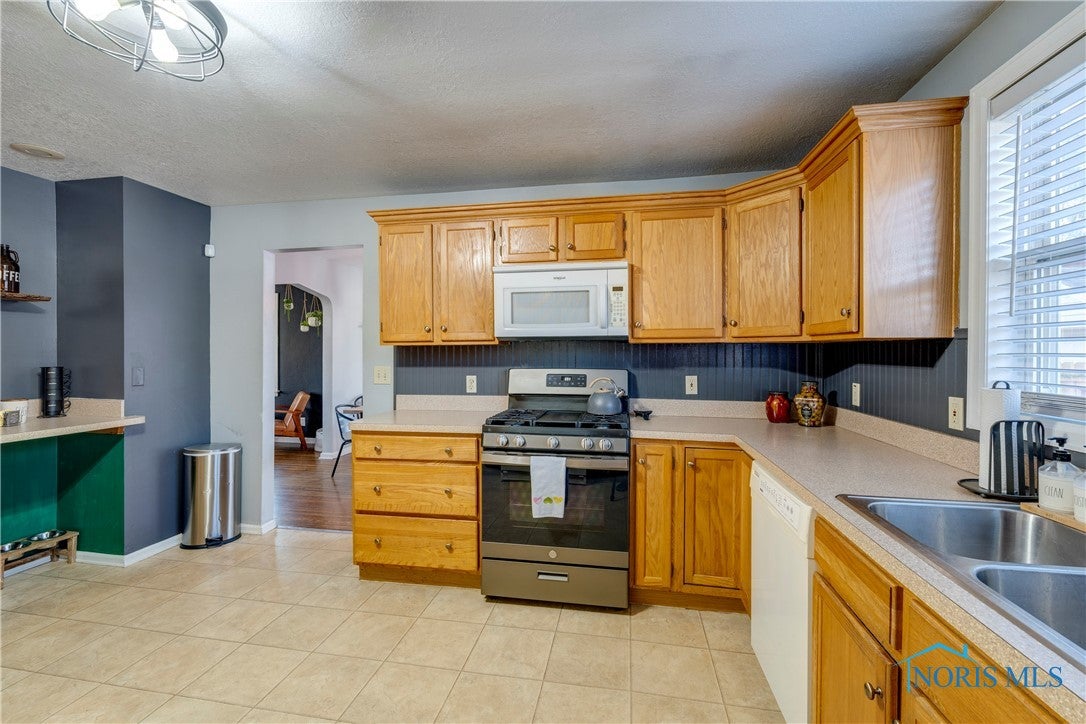 3761 Sherbrooke Road Toledo, OH 43613 - Photo 8 of 25 Gallery Image 8