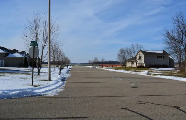 $85,900 | 46 Sommerset Spring Green, Spring Green, WI 53588
