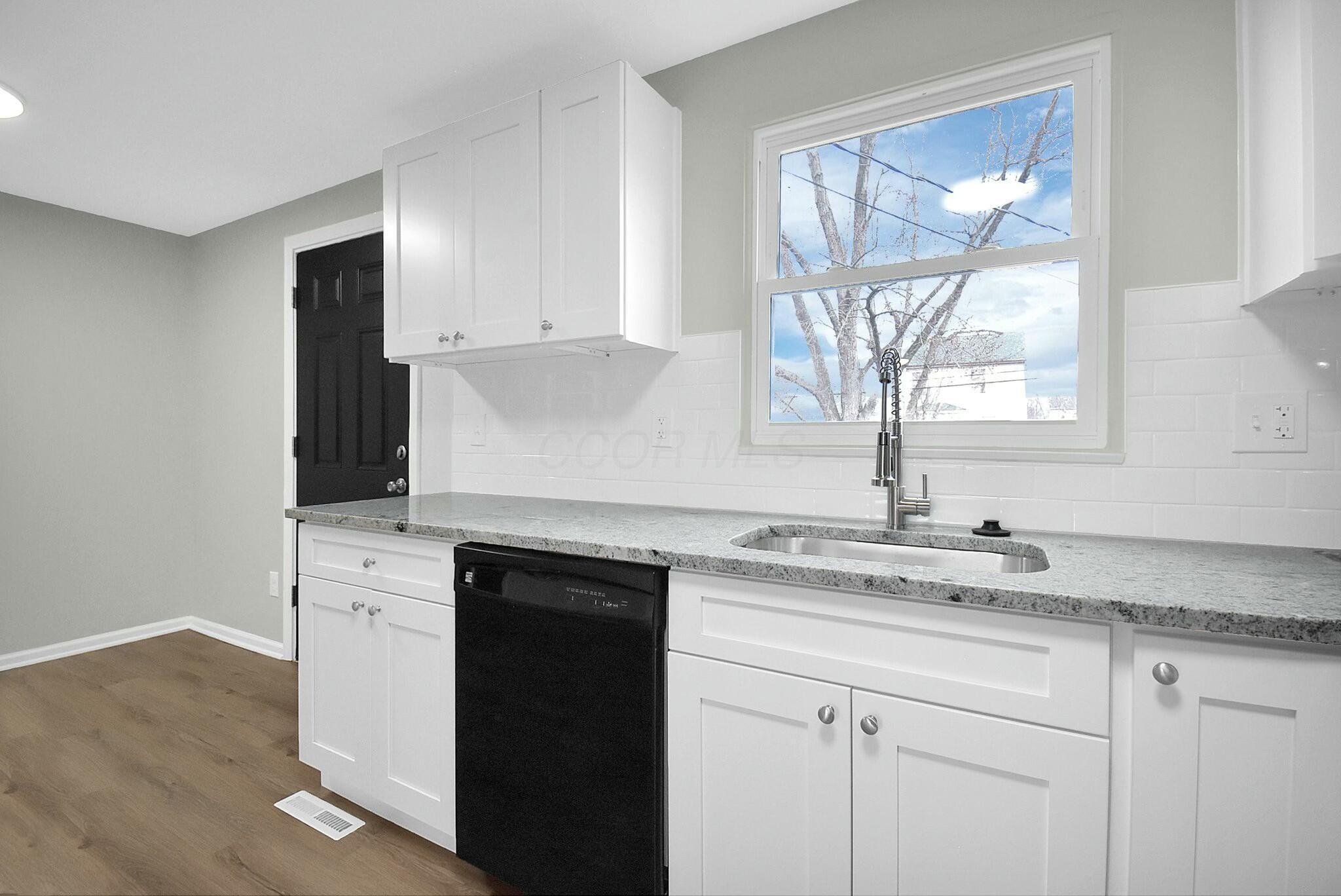 3322 Fontaine Road Columbus, OH 43232 - Photo 13 of 39 Kitchen
