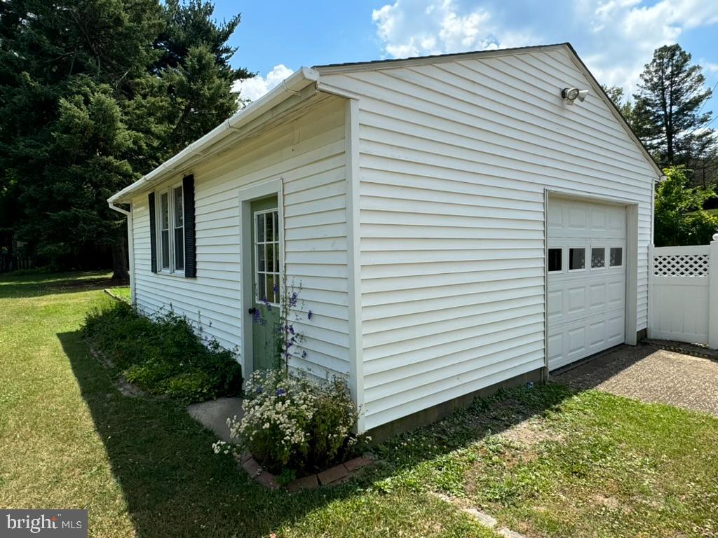 6115 Brooklyn Bridge Road Laurel, MD 20707 - Photo 3 of 62 Detached Garage