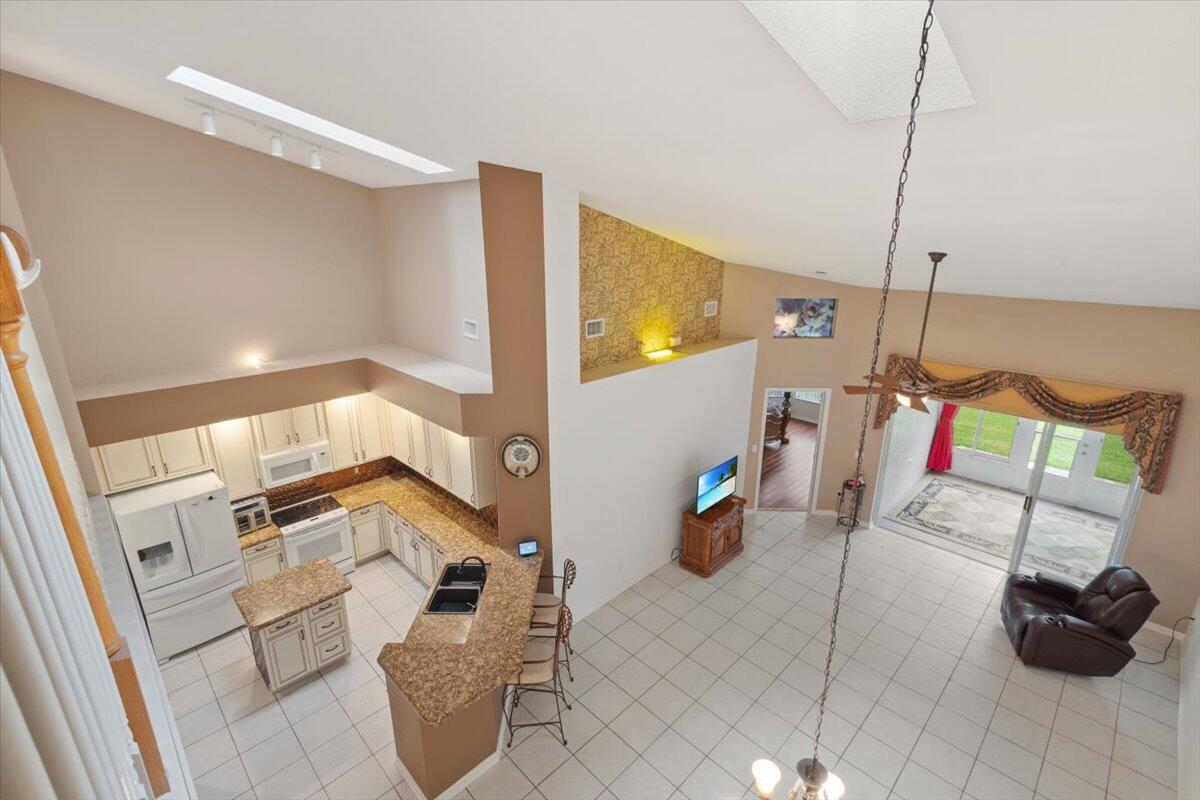 1634 Southwest Harbour Isles Circle, Unit 89 Port St. Lucie, FL 34986 - Photo 42 of 71 43-GG3A3554