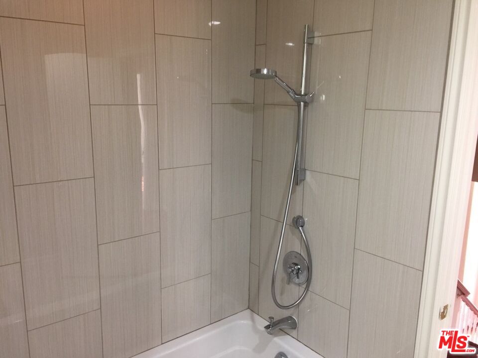 1408 Valley View Road, Unit 2 Glendale, CA 91202 - Photo 14 of 22