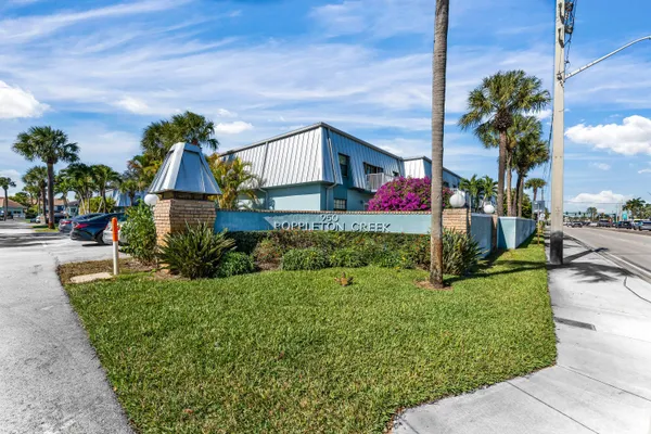 $159,900 | 950 South Kanner Highway, Unit C10, Stuart, FL 34994