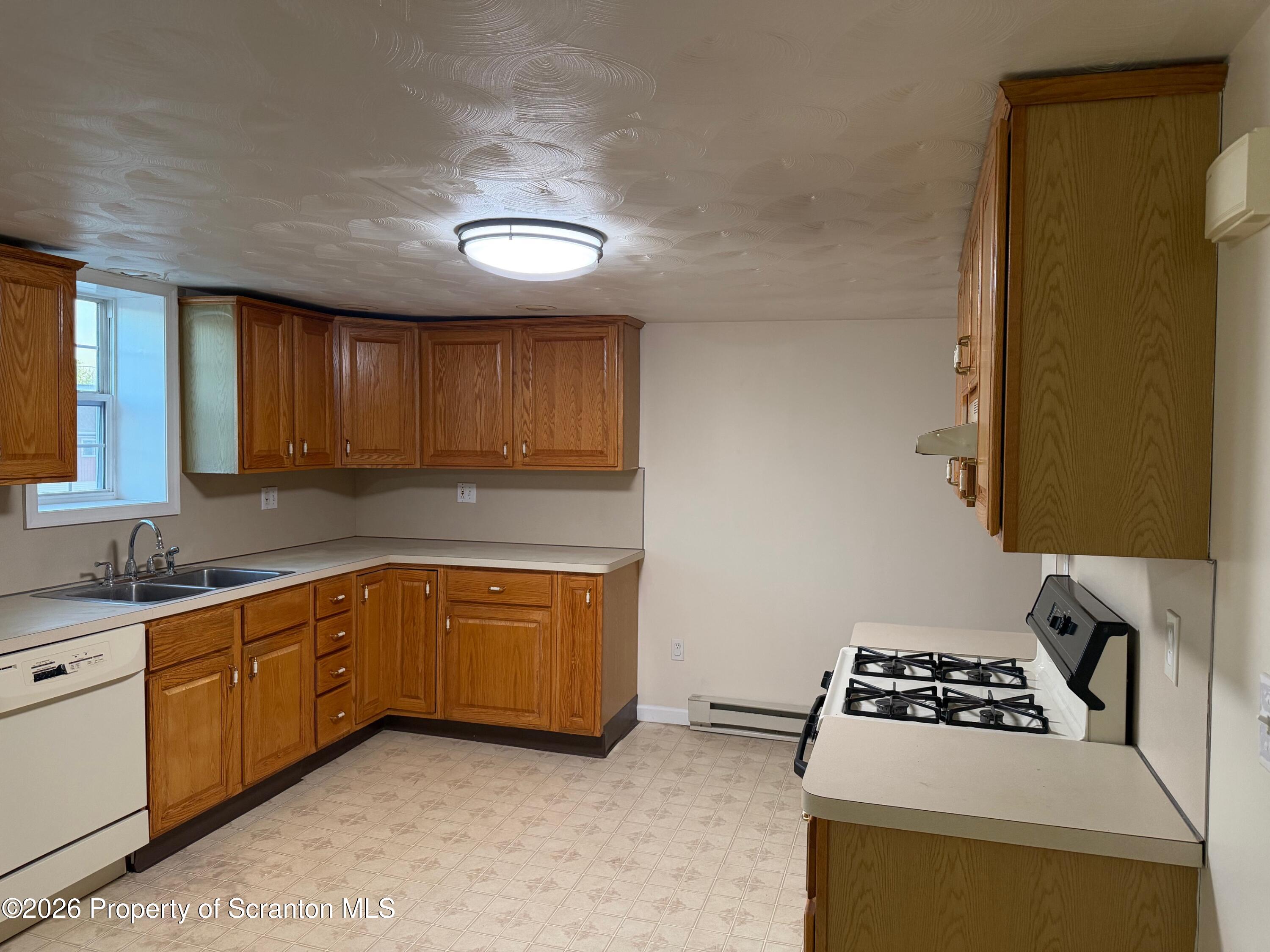 197 Rear Broad Street, Unit 2 Pittston, PA 18640 - Photo 2 of 13 IMG_6819