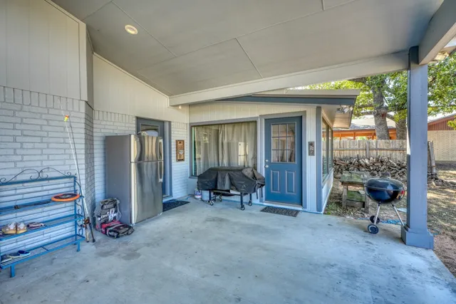 $814,900 | 724 South Chaparral, Burnet, TX 78611