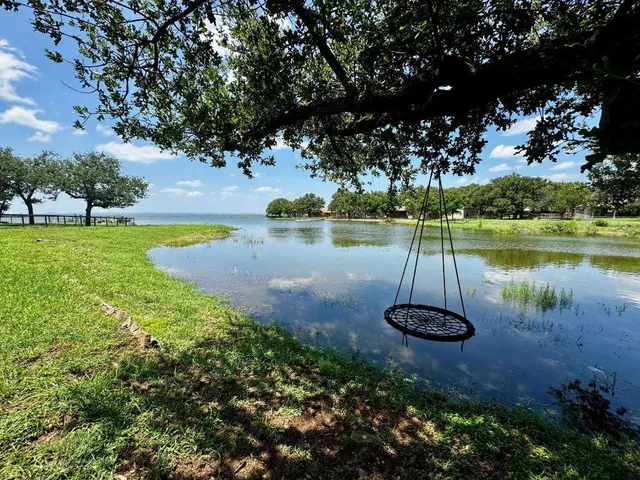 $814,900 | 724 South Chaparral, Burnet, TX 78611